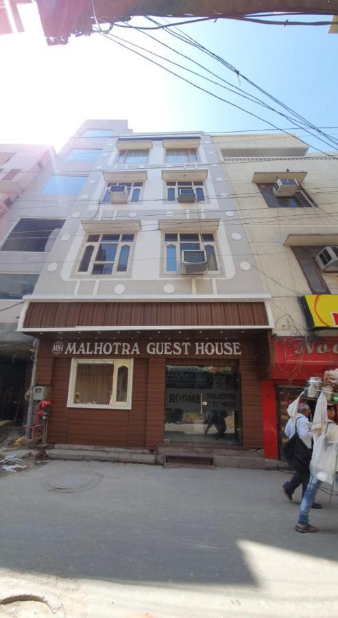 Hotel Malhotra Inn 50 Meter From Golden Temple Amritszár Kültér fotó